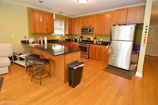 Building Photo - 1 br, 1 bath  - 2711 W Washington Blvd Apt 2