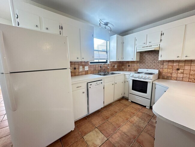 Foto del edificio - Cozy Townhome close to Mansfield Road....