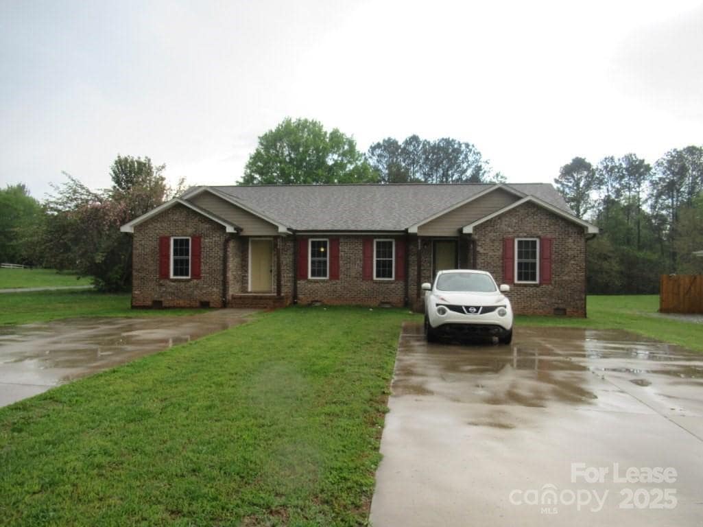 Primary Photo - 604 Victory Grove Church Rd