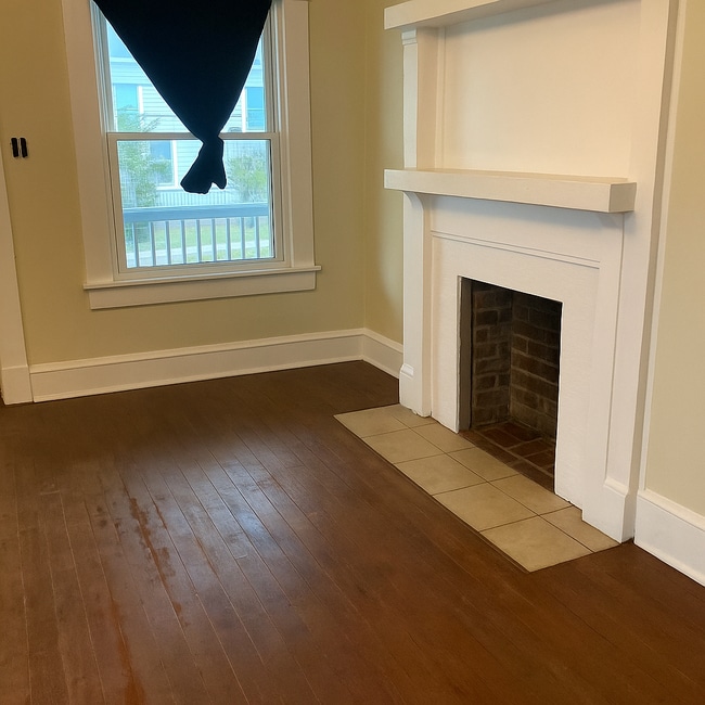 Foto del edificio - 453-455 Brightwood