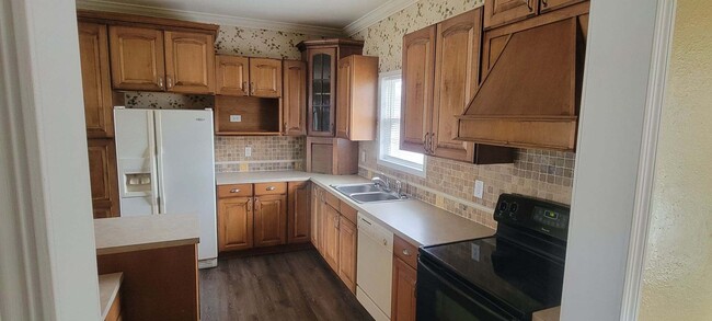 Foto del edificio - 124 Meadows Ln