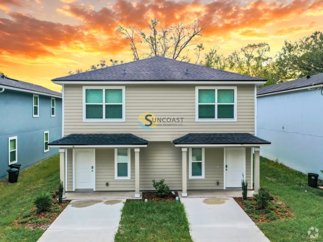 Building Photo - 6145 Delmar Pl