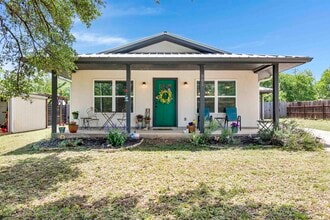 Building Photo - 501 E Ash Dr
