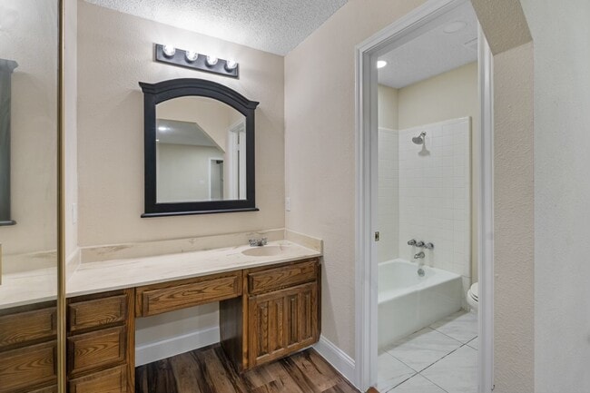 Building Photo - 1037 Alicia Ln