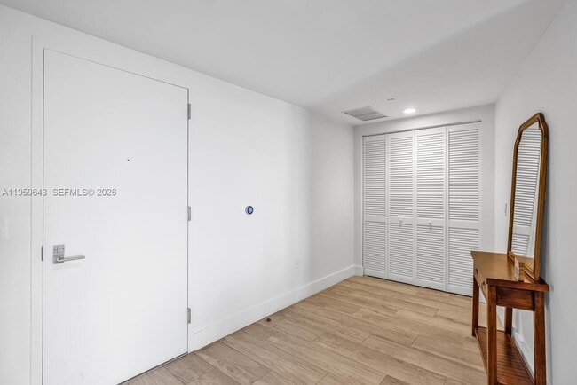 Building Photo - 121 NE 34th St