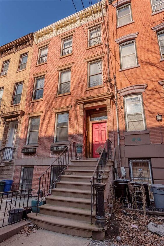 130 Wayne St, Jersey City, NJ 07302 House for Rent in Jersey City, NJ
