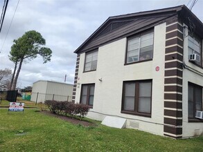 Building Photo - 7301 Capitol St