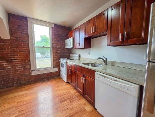 Building Photo - 1742 Walnut St
