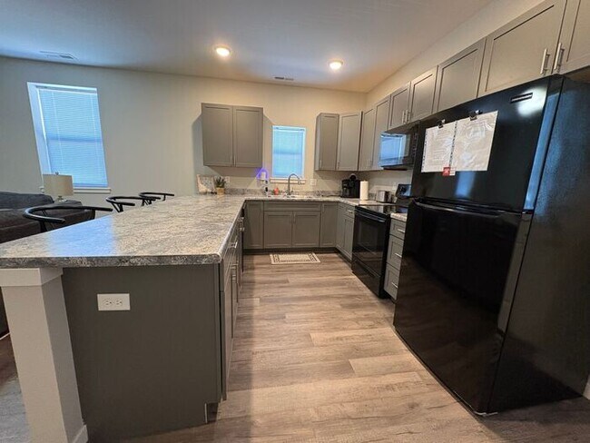 Building Photo - $1,150 | 2 Bedroom, 2 Bathroom Apartment | No Pets | Available for February 1st, 2026 Move In!