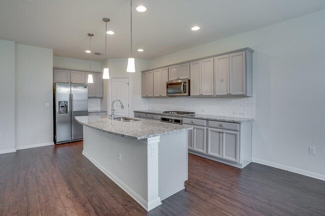 Building Photo - 14005 Hedera Dr