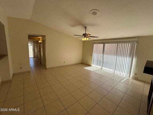 Foto del edificio - 1762 W Colt Rd
