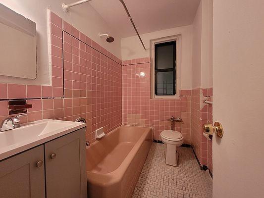 Building Photo - 2 bedroom in Bronx NY 10452