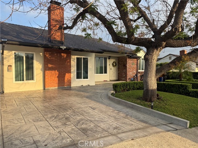 Building Photo - 10215 Quill Ave