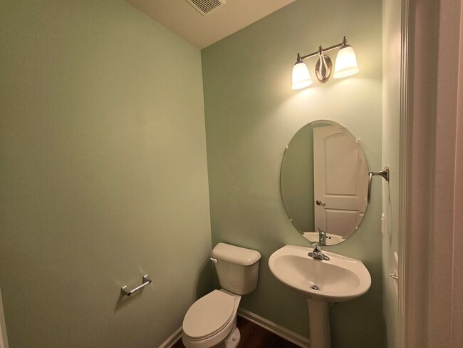 Building Photo - Classic & Comfortable West Durham Townhome with Timeless Design