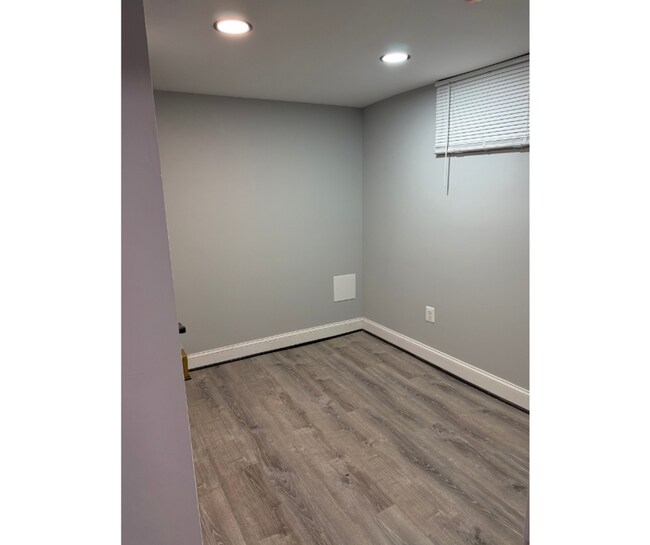 Foto del edificio - 615 N Rosedale St