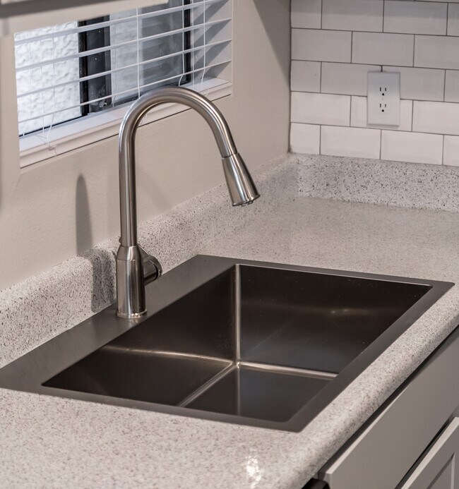 Ashley Oaks Apartments in Greensboro, NC