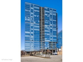 Building Photo - 860 W Blackhawk St