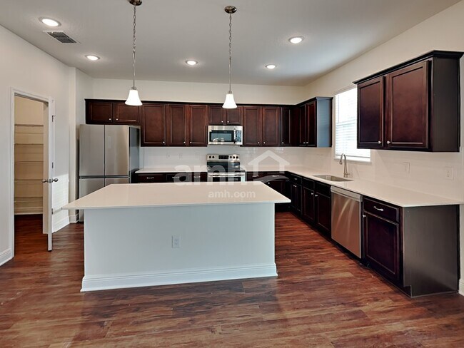 Building Photo - 2857 Ponds Trl