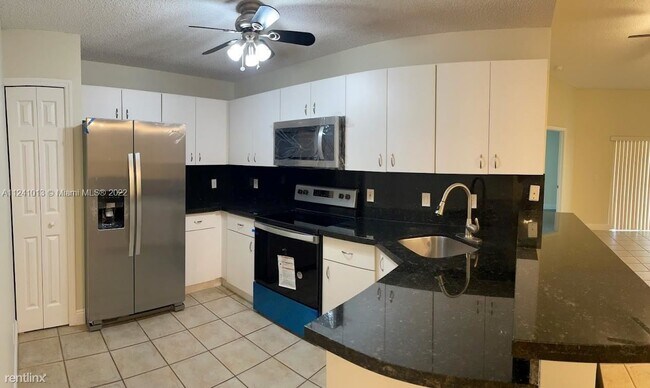 Foto del edificio - 2 br, 2 bath Townhome - 11432 SW 17th Ct V...