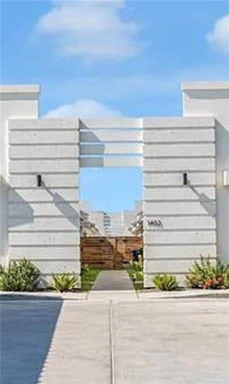 Building Photo - 13 Marcela Dr