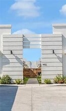 Building Photo - 13 Marcela Dr