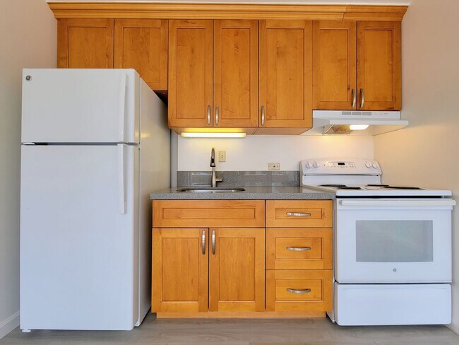 Foto del edificio - Available Now: A 1 Bedroom, 1 Bathroom Condo with 1 Assigned Parking Stall