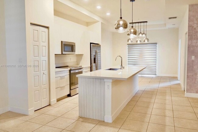 Building Photo - 7925 NW 104th Ave