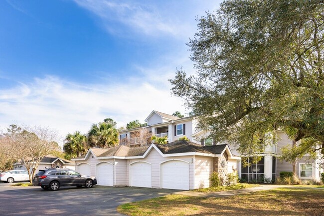 Building Photo - 2 Bedroom 1 Bath Condo in Park West - Moun...