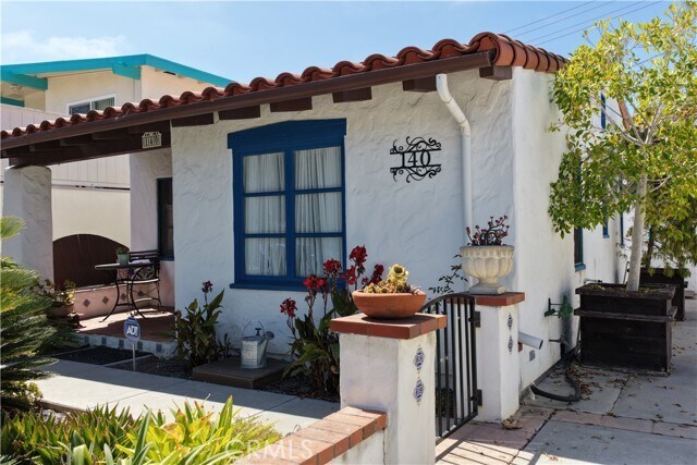 Building Photo - 140 Avenida Miramar