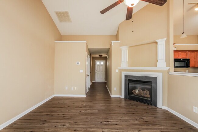 Building Photo - 12935 Deaton Hill Dr