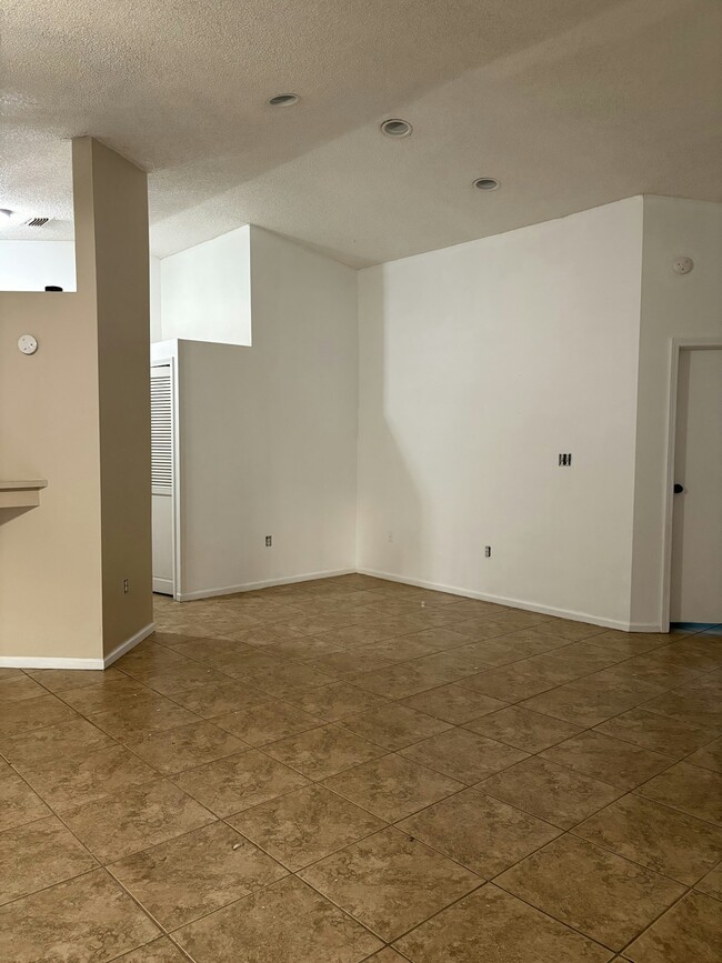 Foto del edificio - 1310 Altamont Ave NE