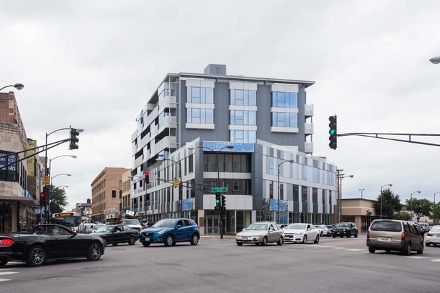 Primary Photo - 1241 N Milwaukee Ave
