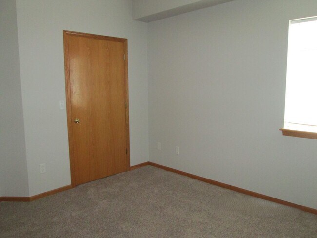 Foto del edificio - 2 bedroom, 1 bath condo in SE Iowa City
