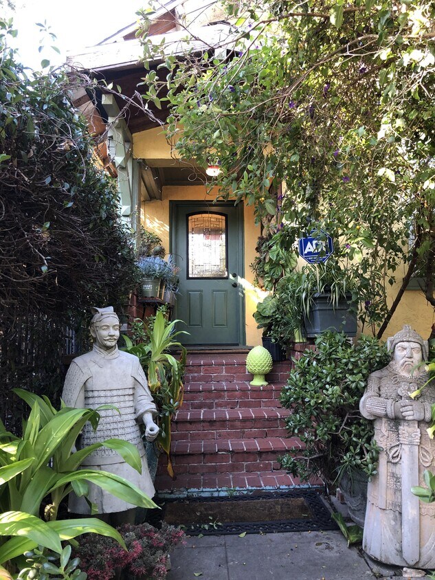 Primary Photo - 3725 West St