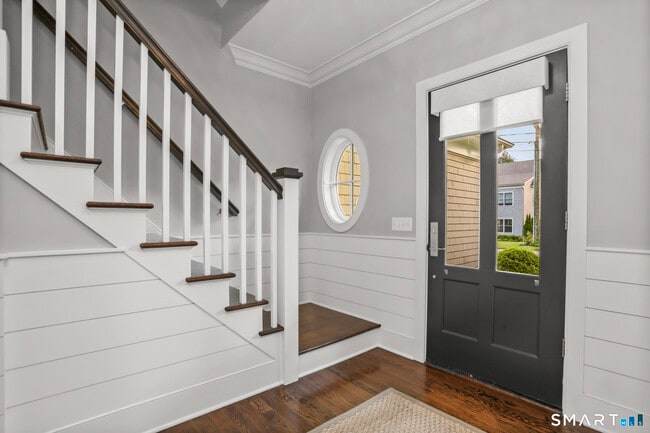 Building Photo - 26 Long Lots Ln