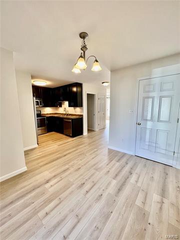 Foto del edificio - 335 Shady Rock Ln
