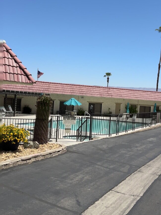 Foto del edificio - Peaceful Desert Retreat in Gated 55+ Community | Corner Lot with Double Entry Driveway