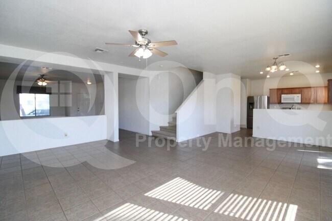 Foto del edificio - 1096 E Parkview Ct