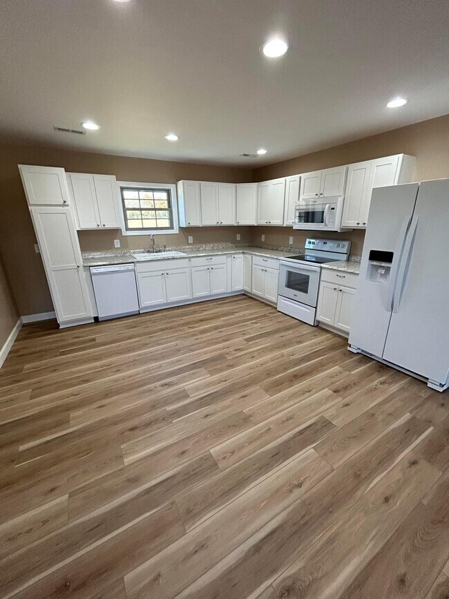 4668 Western Ave, NC 28655 Townhome Rentals in