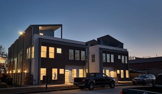 Foto del edificio - 909 Euclid Ave