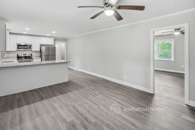 Building Photo - 3309 Linwood Rd