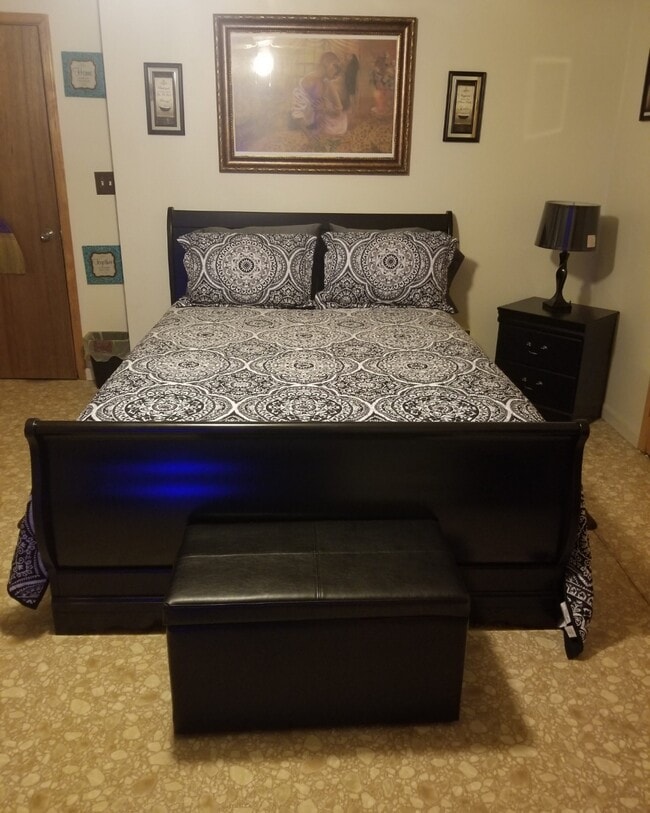 Lower bedroom - 427 20th Ave S
