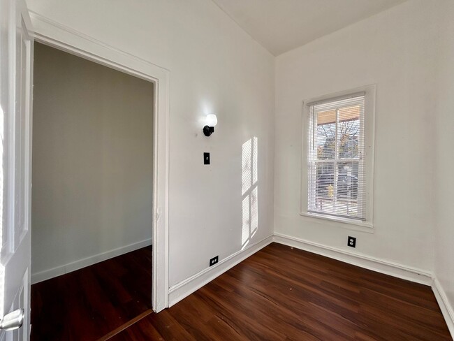 Building Photo - Three Bedroom Home in Southeast Grand Rapids - Rent Special!