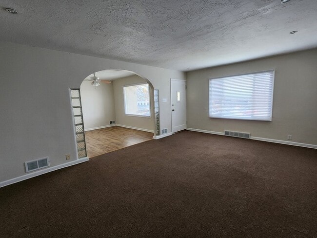 Building Photo - 1405 S 2300 E