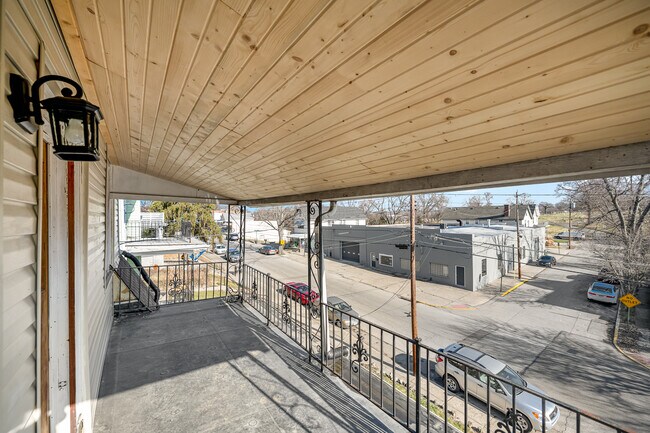 Foto del edificio - 4425 Greenlee Ave