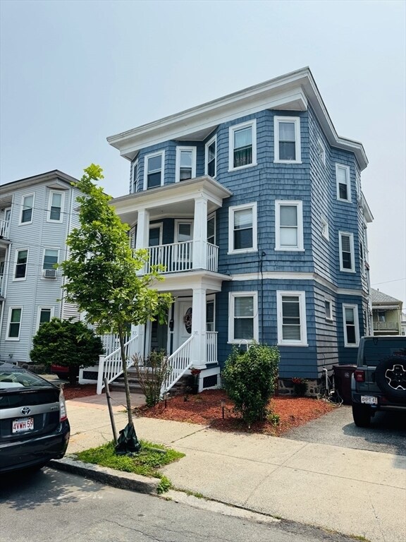 Primary Photo - 27 Belmont St