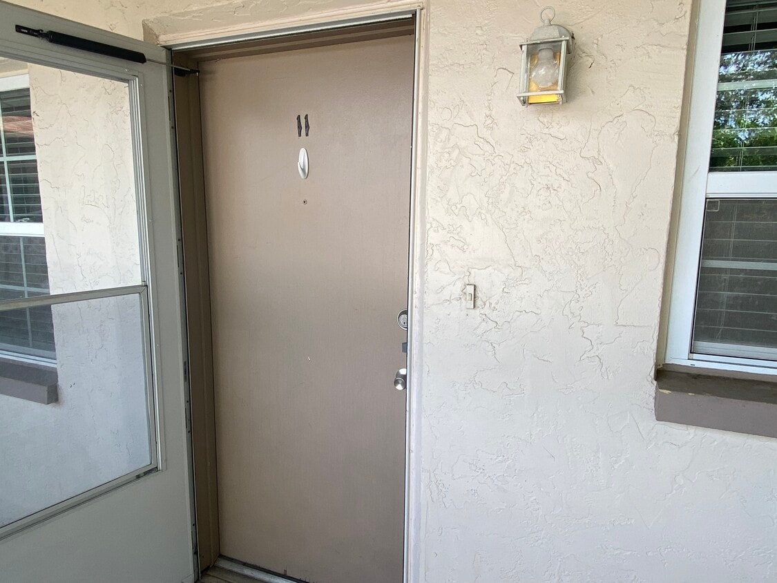 Primary Photo - 808 Grand Central St