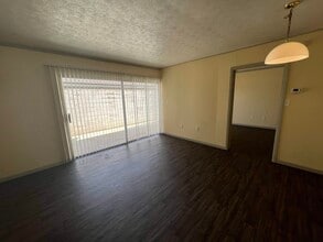 Building Photo - 2241 W Pensacola St
