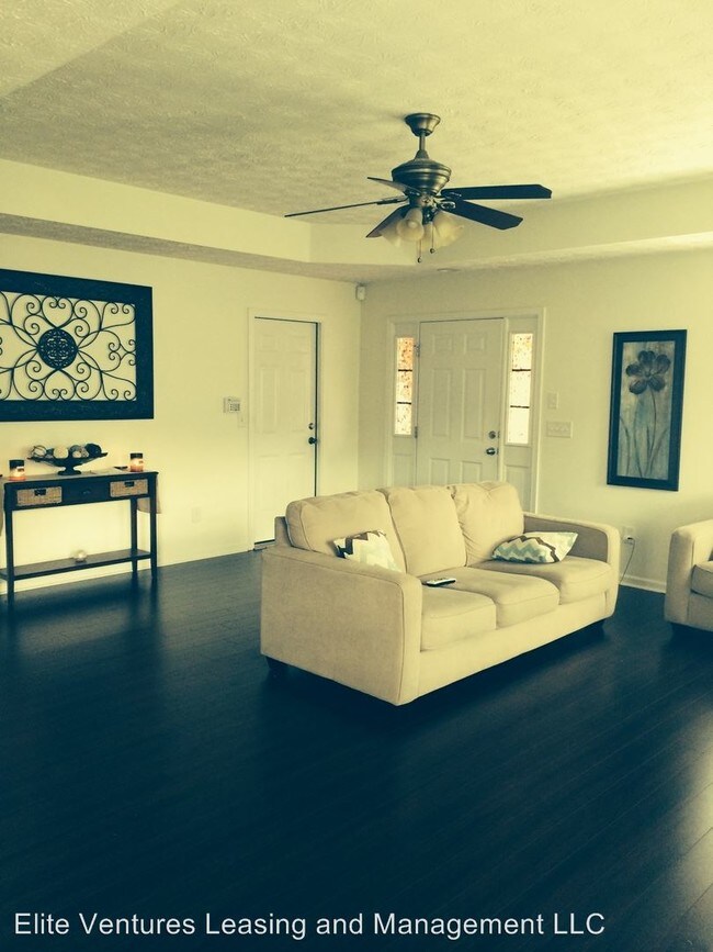 Building Photo - 3 br, 2.5 bath House - 13 Brentwood