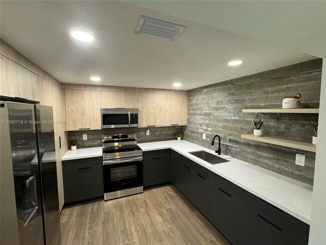 Photo - 8400 SW 46th St House